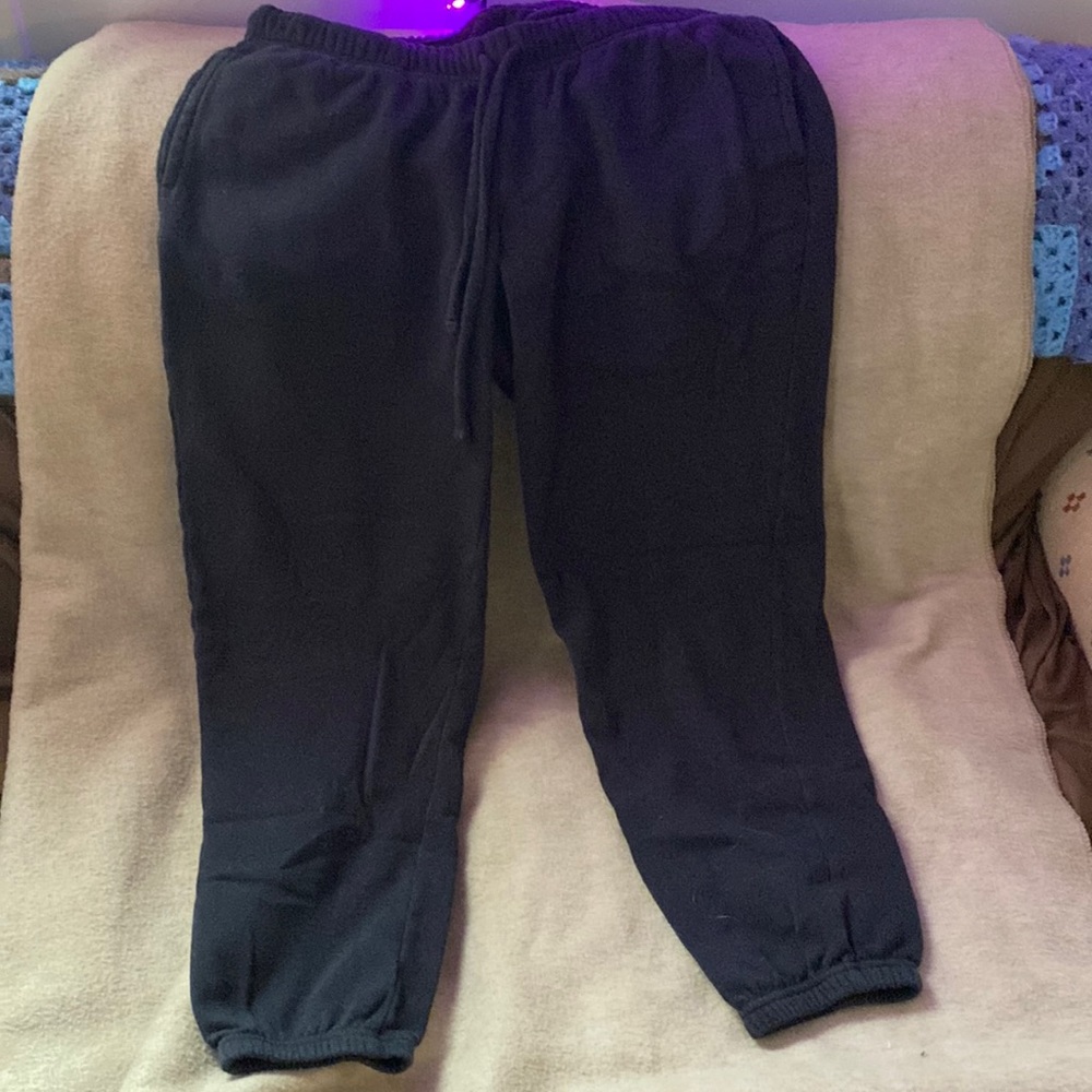A:glow maternity sweatpants